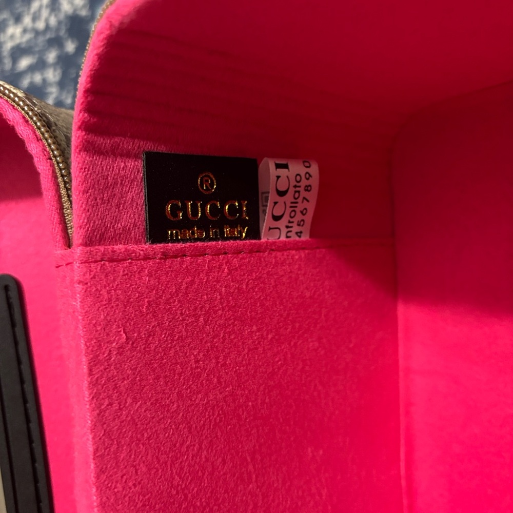 Gucci Beige makeup box with Green and Red Stripe - Picture 5 of 9